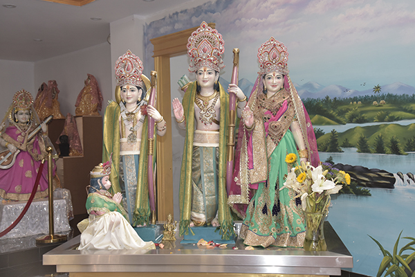Lord Ram With Parivaar